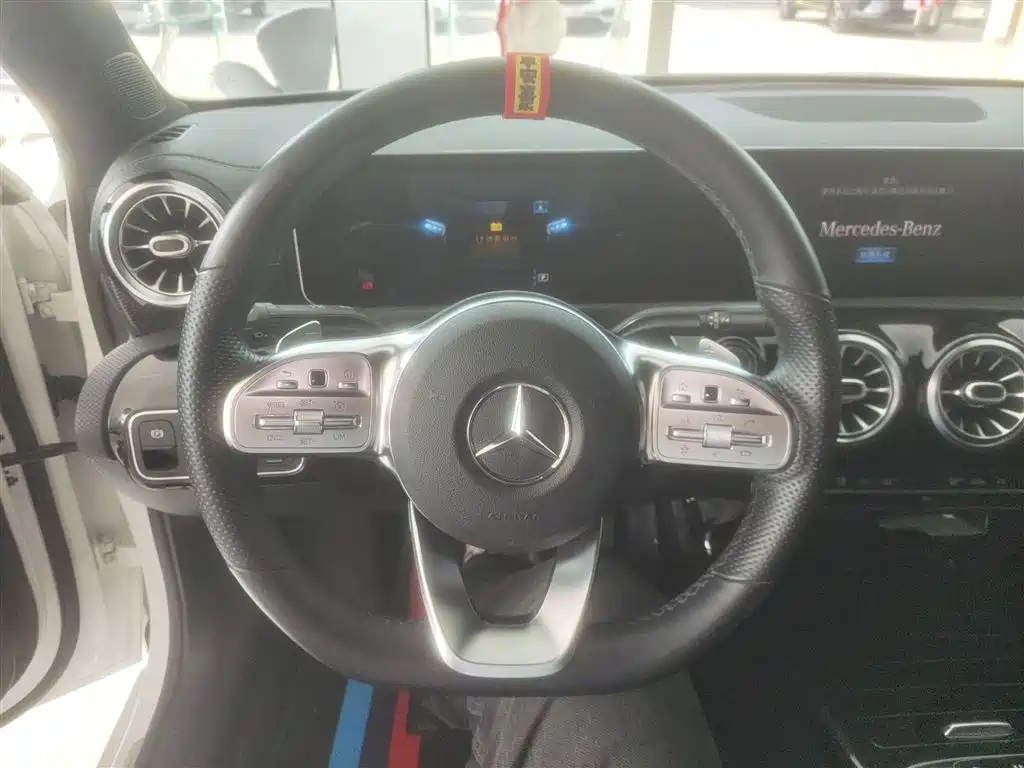 Mercedes-Benz A-Class 2020 — фото 11