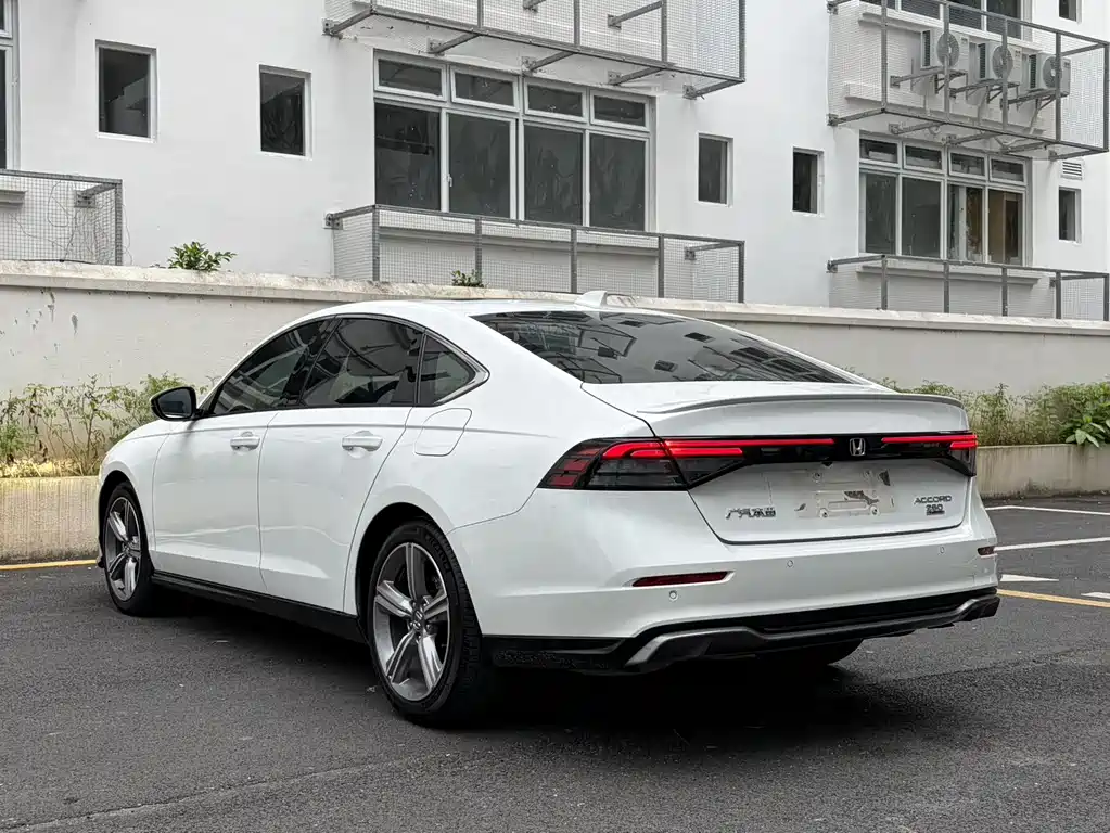 Honda Accord 2024 — фото 12