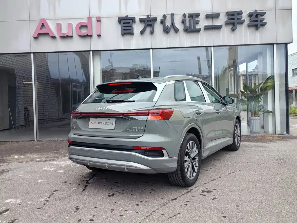 Audi Q4 E-Tron 2023 — фото 4