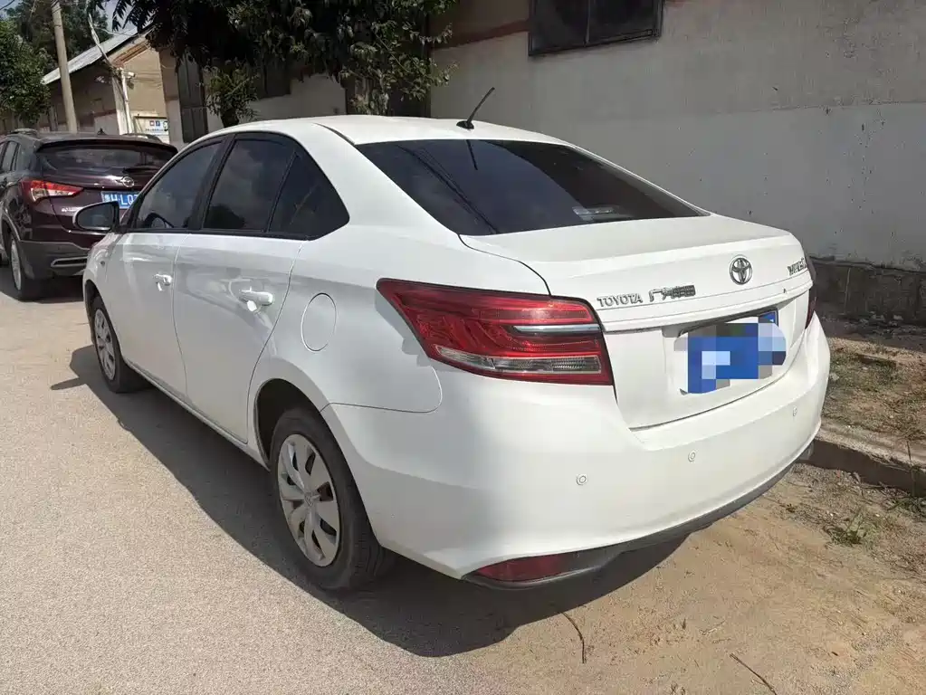 Toyota Yaris L 2020