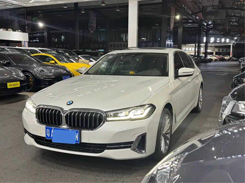 BMW 5 Series 2021 — фото 1