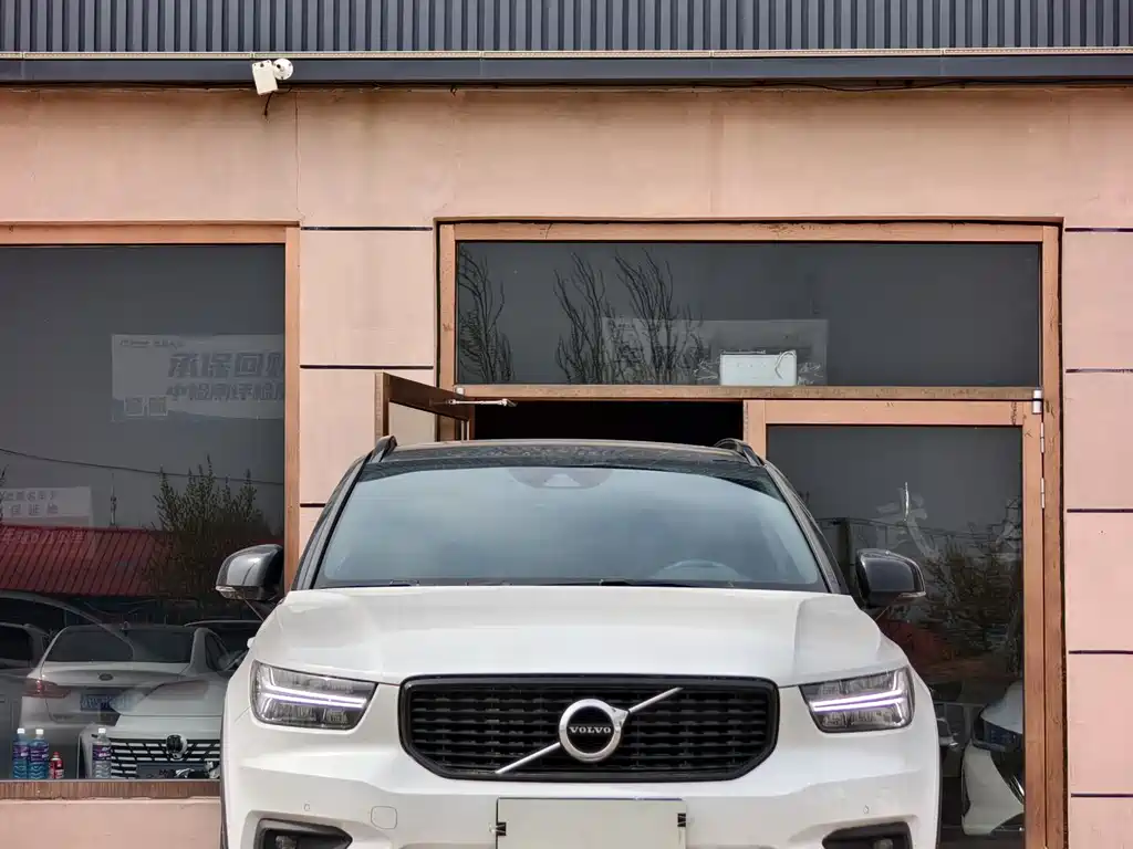 Volvo XC40 2021 — фото 3
