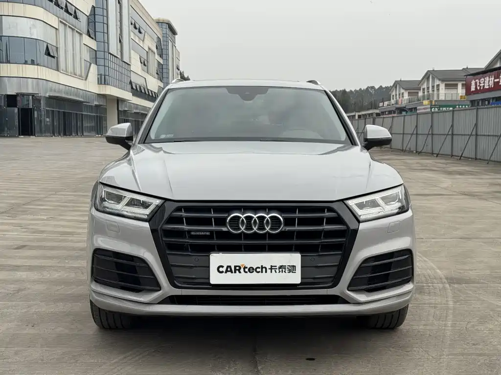 Audi Q5L 2018 — фото 2