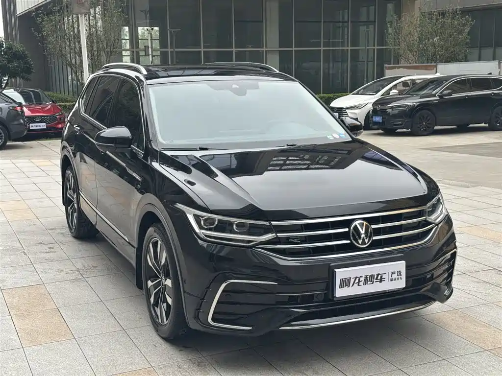 Volkswagen Tiguan L 2023 — фото 4