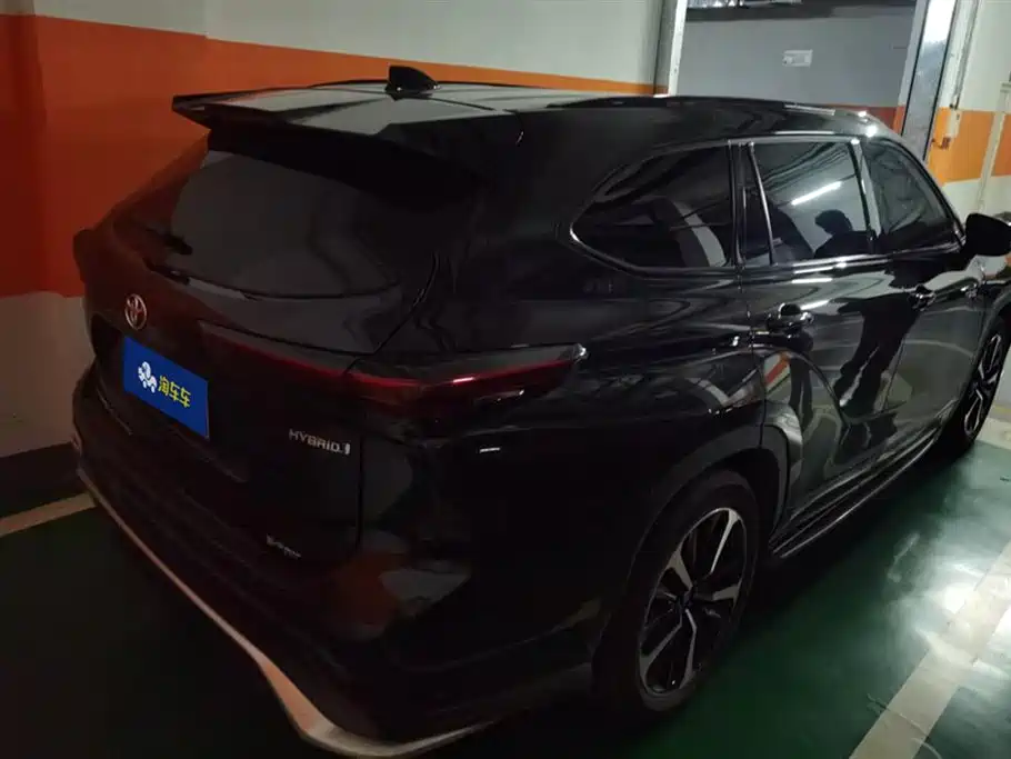 Toyota Crown Kluger 2023