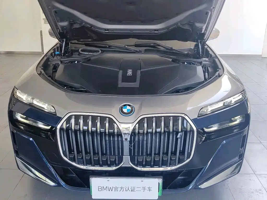 BMW i7 2026 — фото 13