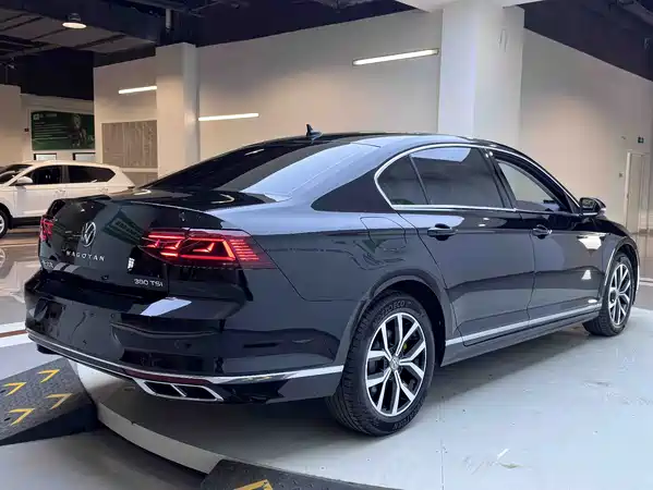 Volkswagen Magotan 2025