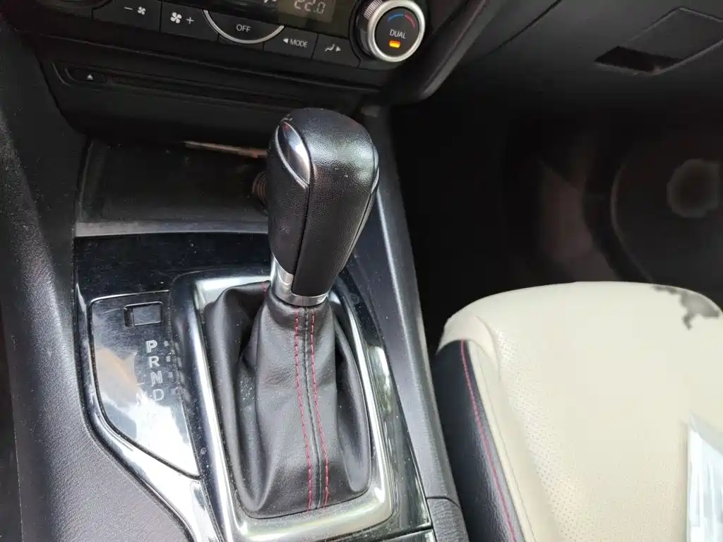 Mazda 3 Axela 2014