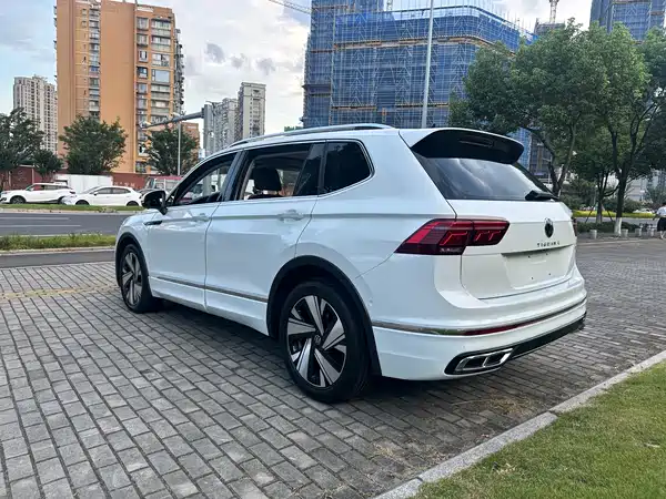 Volkswagen Tiguan L 2023