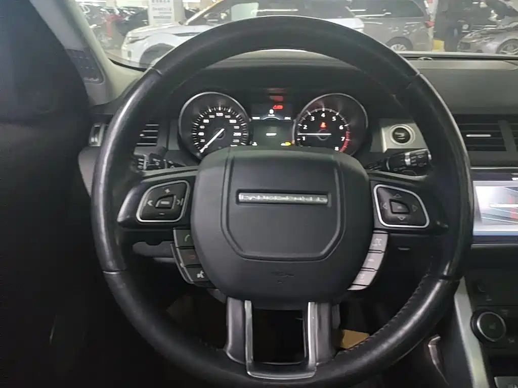Land Rover Evoque 2017 — фото 11