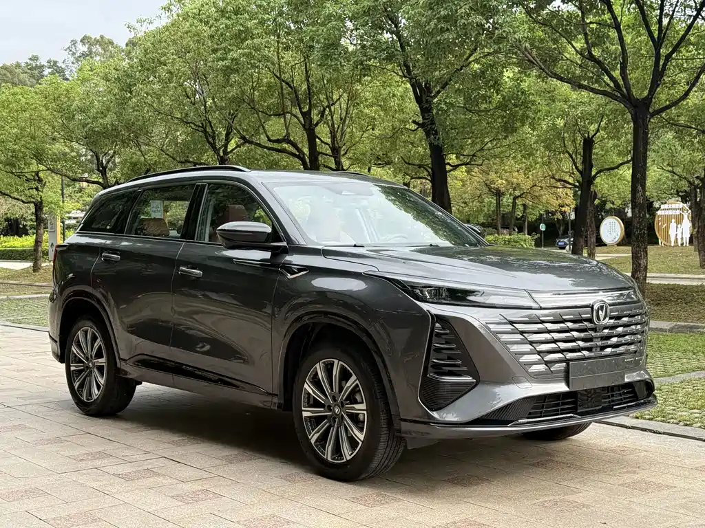 Changan CS75 PLUS 2025 — фото 3