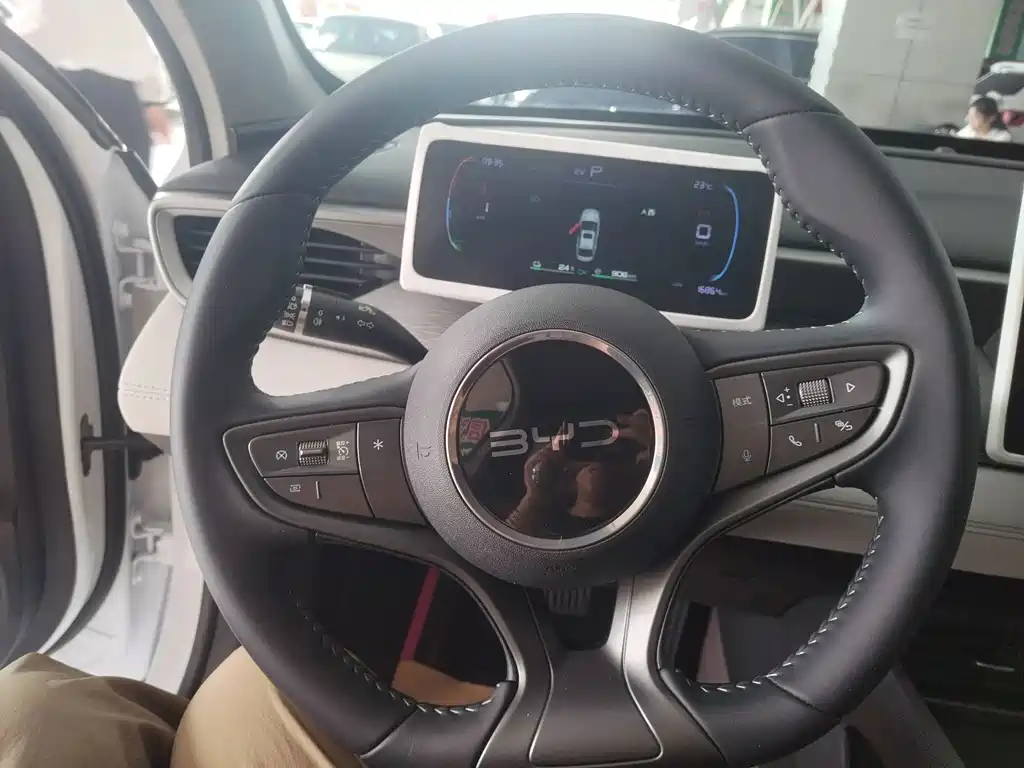 BYD Seal 05 DM-i 2025 — фото 9