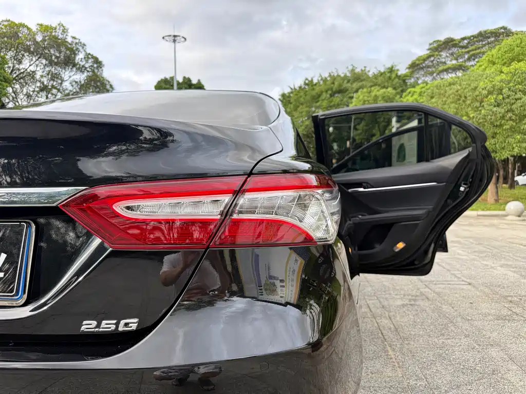 Toyota Camry 2020 — фото 18