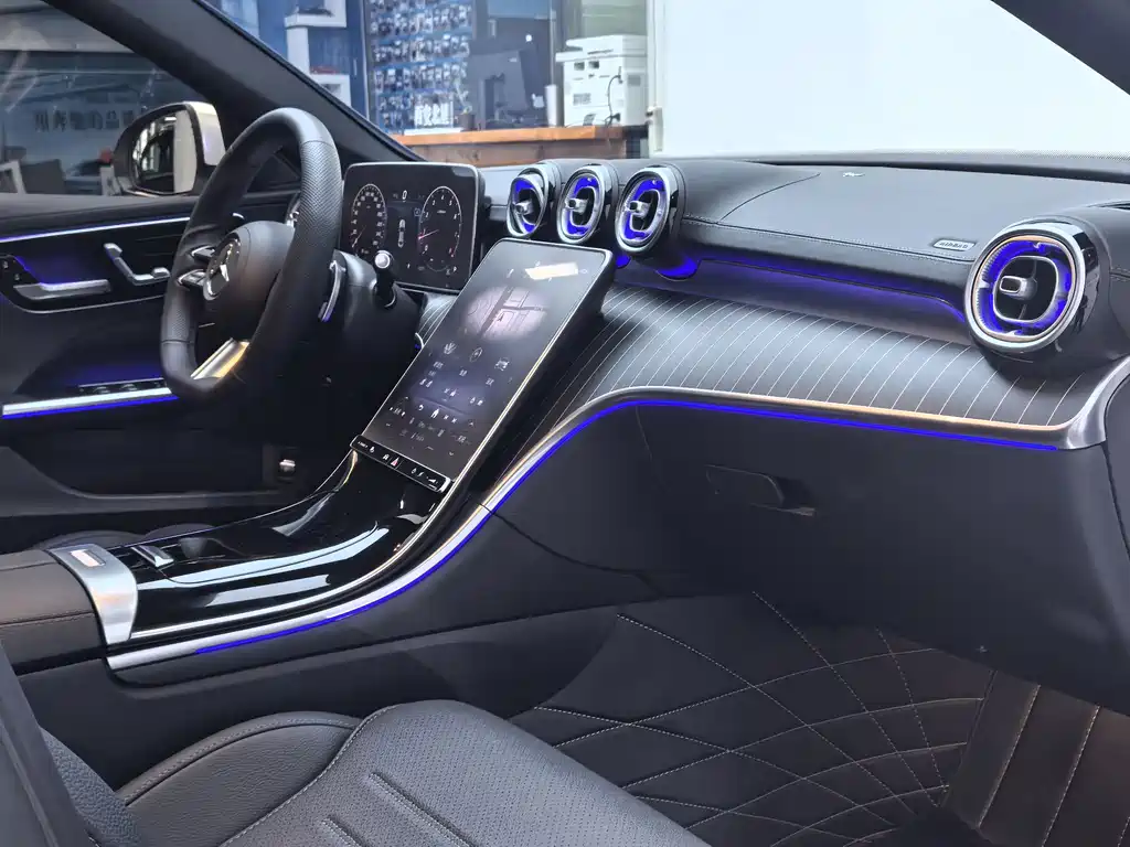Mercedes-Benz C-Class 2024 — фото 14