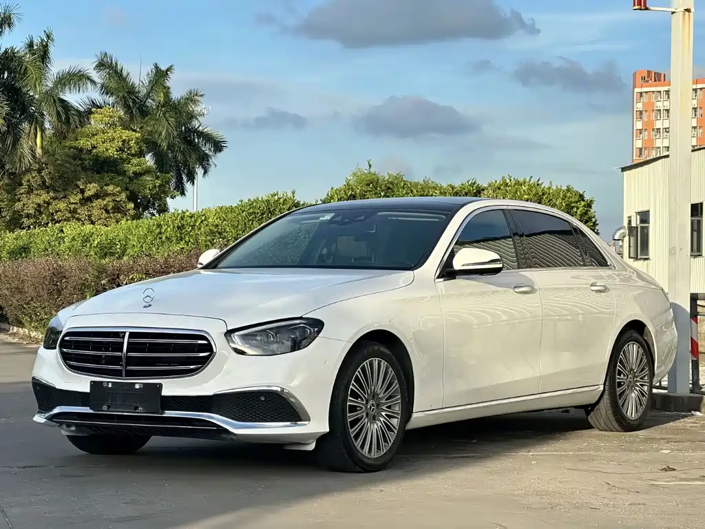 Mercedes-Benz E-Class 2022