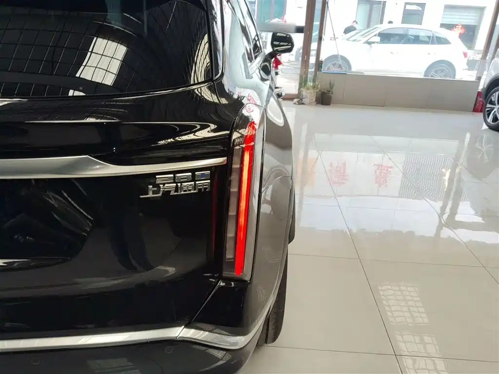 Cadillac XT5 2025 — фото 24
