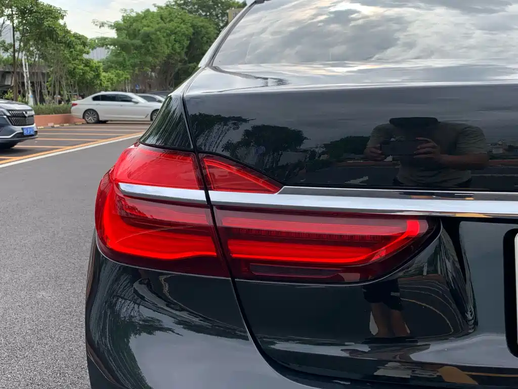 BMW 7 Series 2016 — фото 13