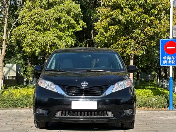 Toyota Sienna 2015