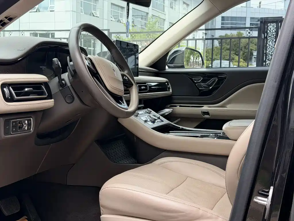 Lincoln Aviator 2020 — фото 11