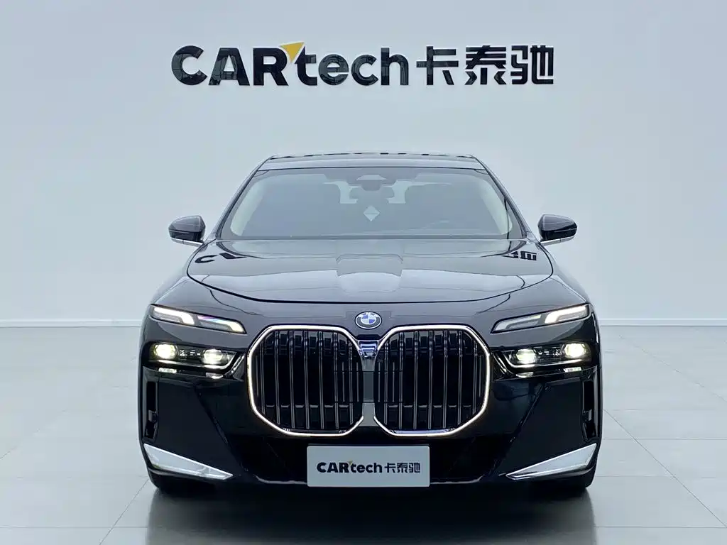 BMW 7 Series 2025 — фото 2