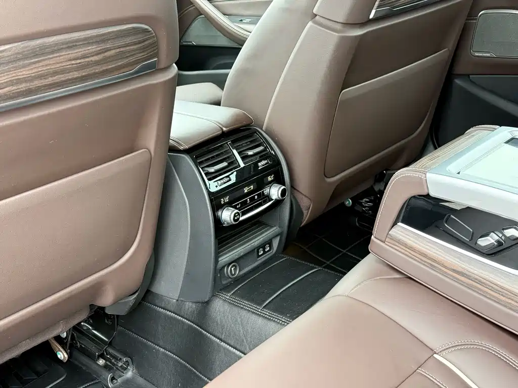 BMW 5 Series 2020 — фото 19