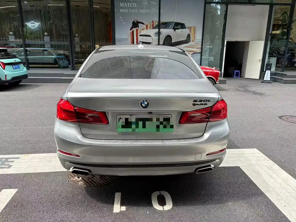 BMW 5 Series New Energy 2019 — фото 3