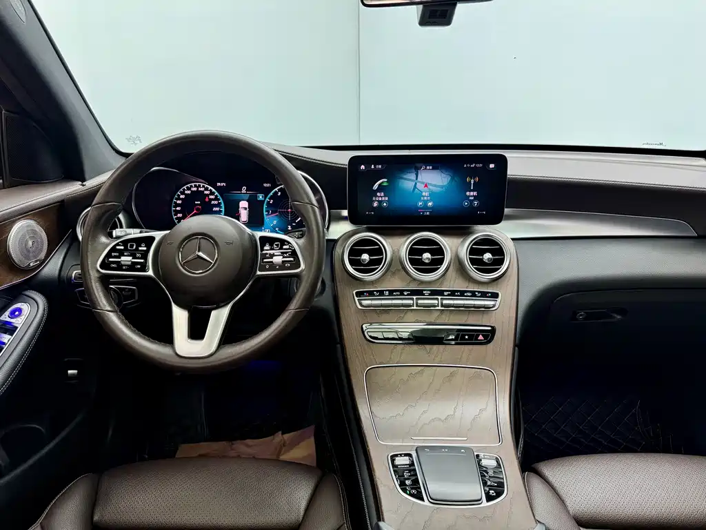 Mercedes-Benz GLC 2020 — фото 17