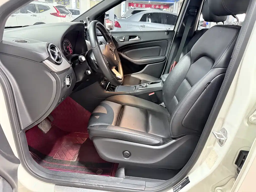 Mercedes-Benz B-Class 2017 — фото 11