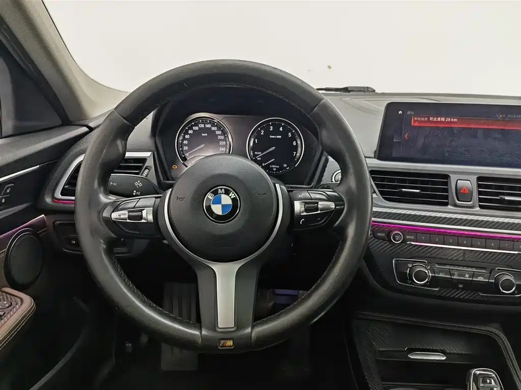 BMW 1 Series 2020 — фото 11