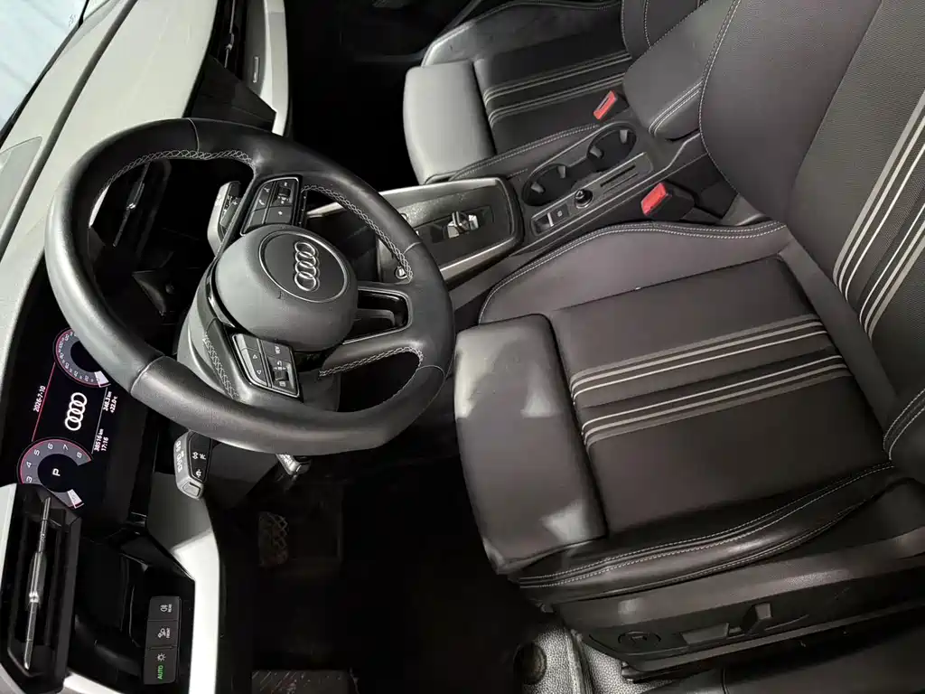 Audi A3 2023 — фото 10
