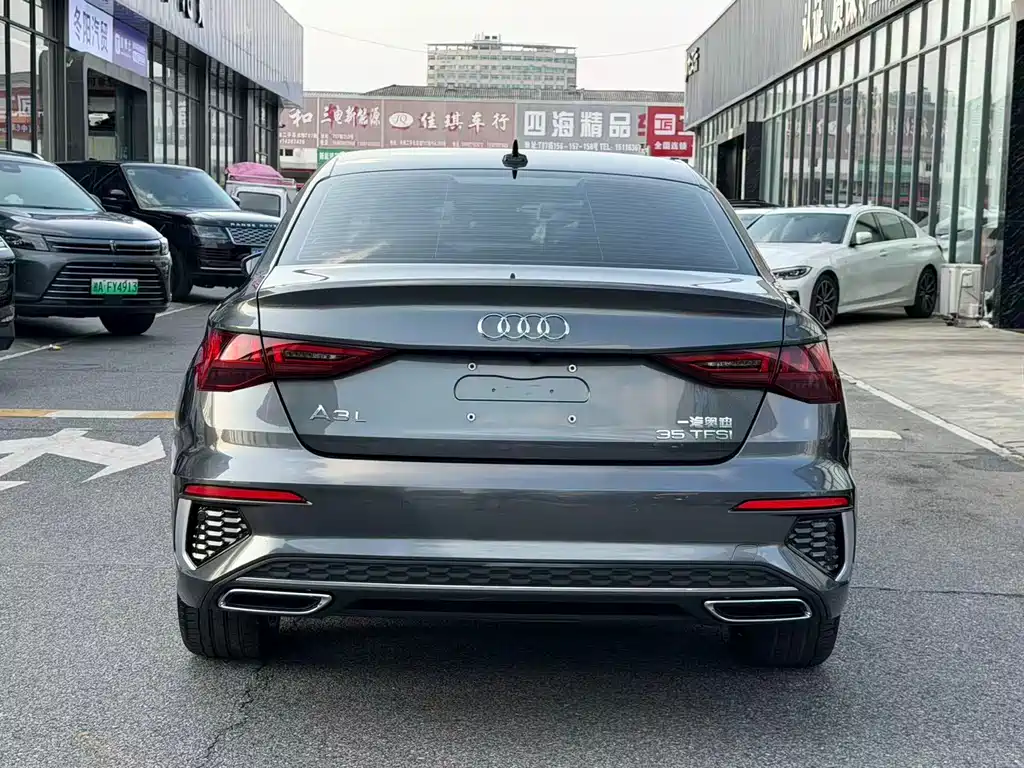Audi A3 2023 — фото 11