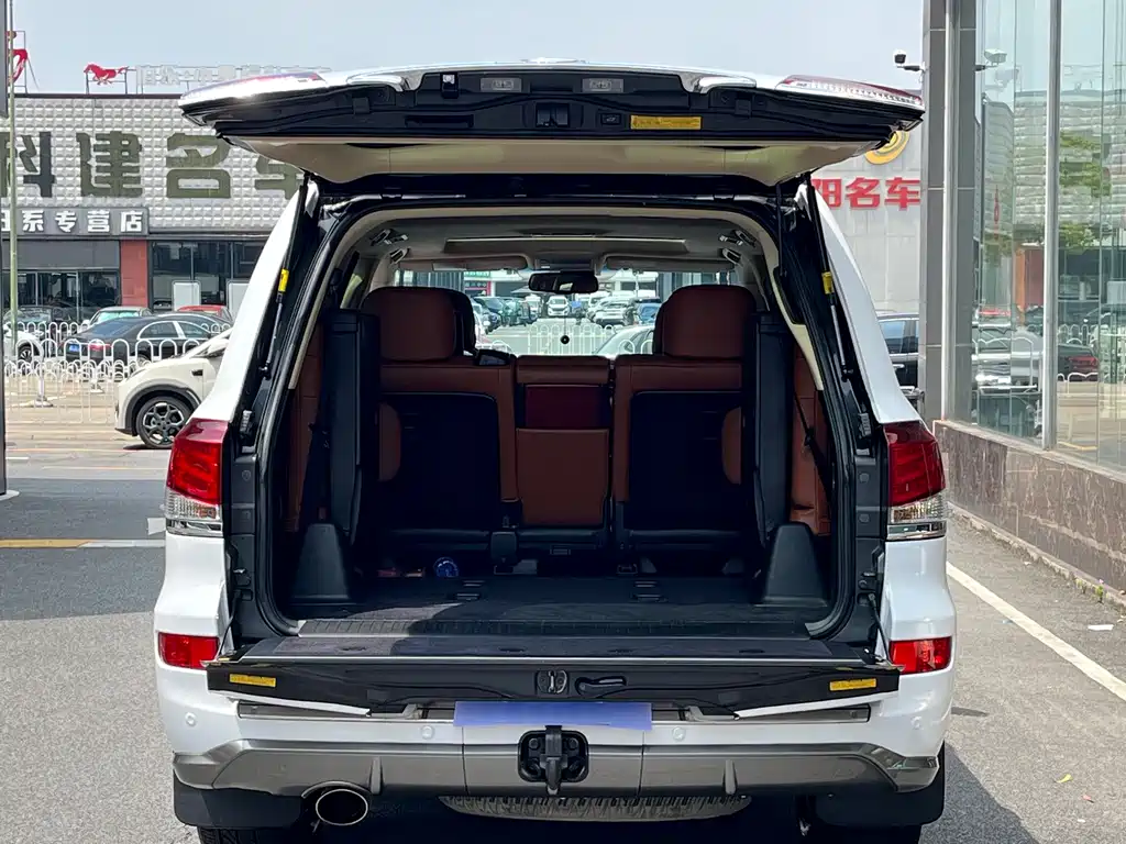 Lexus LX 2015 — фото 14