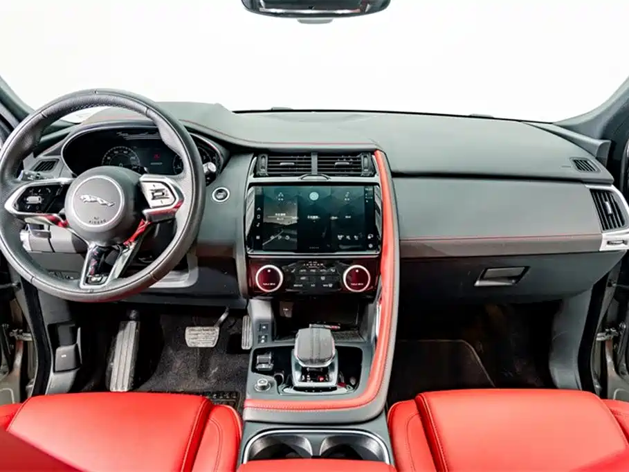 Jaguar E-PACE 2023 — фото 10