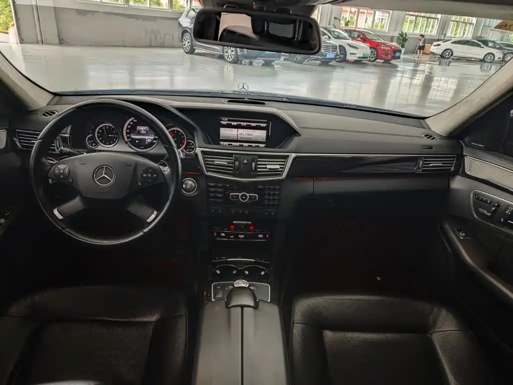 Mercedes-Benz E-Class 2013 — фото 10