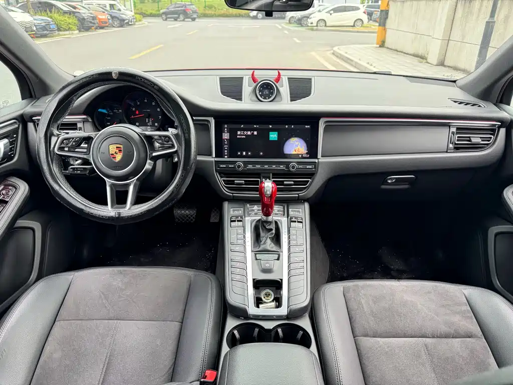 Porsche Macan 2019 — фото 8