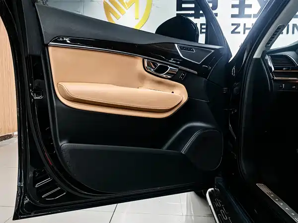 Volvo XC90 2015