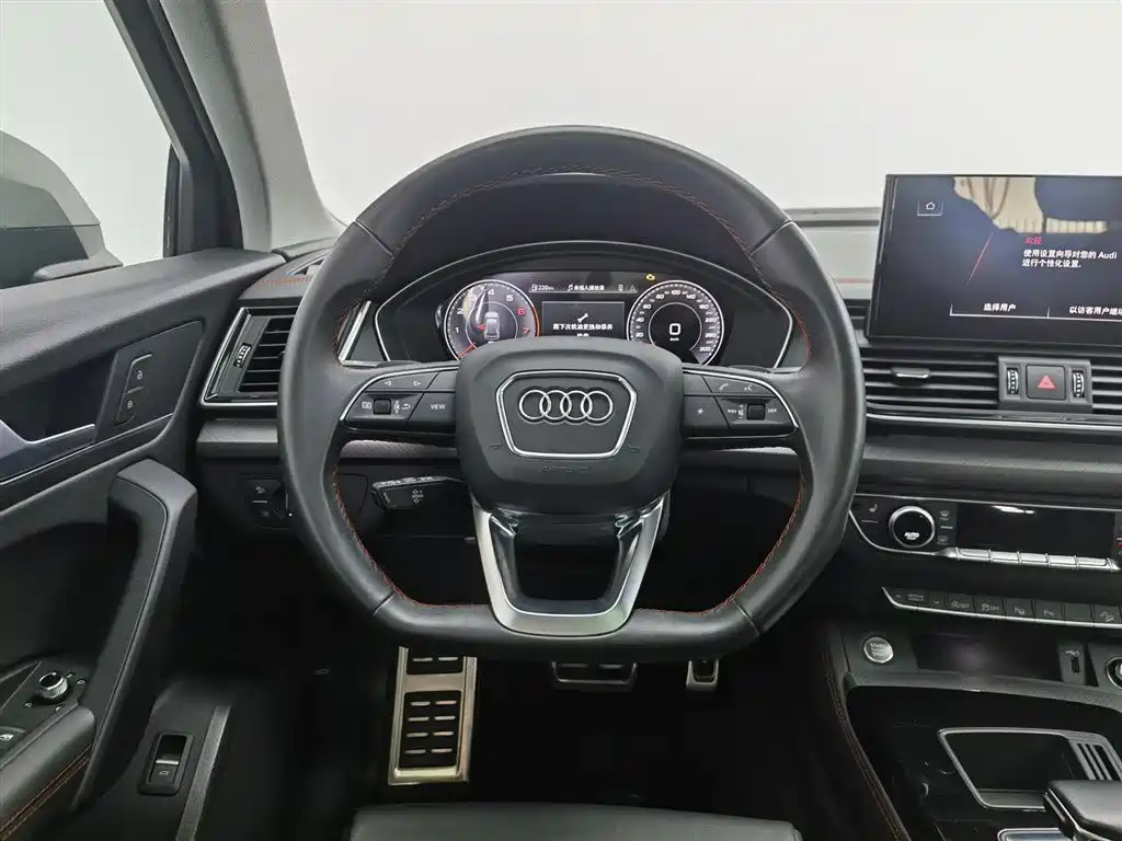 Audi Q5L 2023 — фото 11