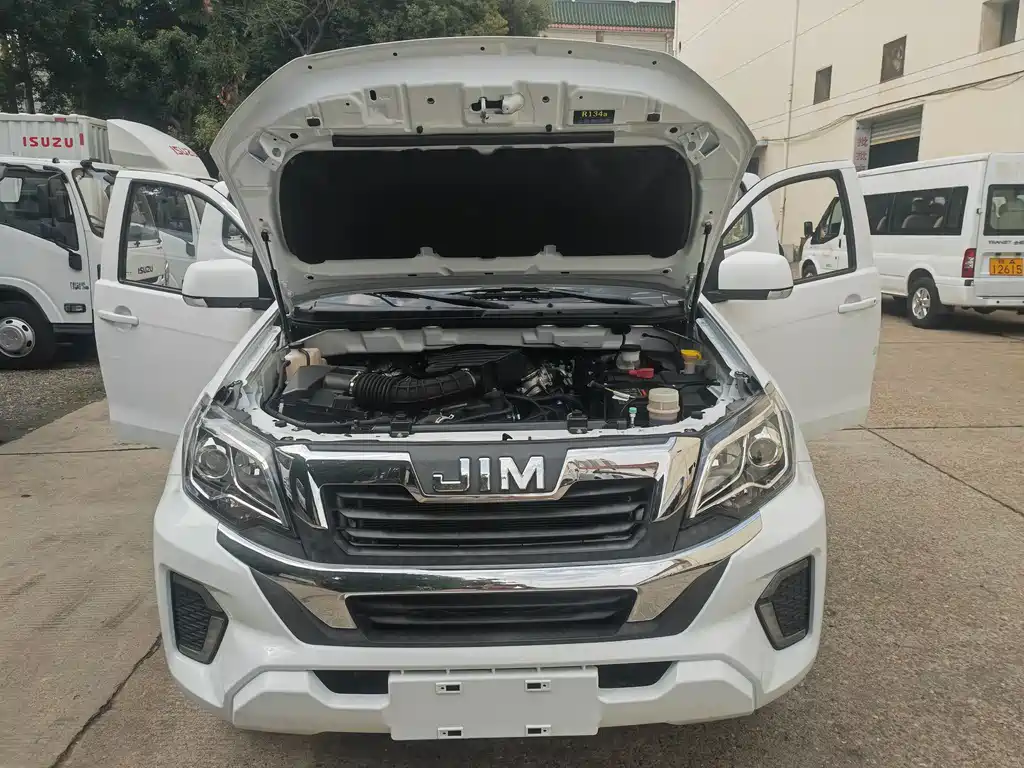 Isuzu RE-MAX — фото 15