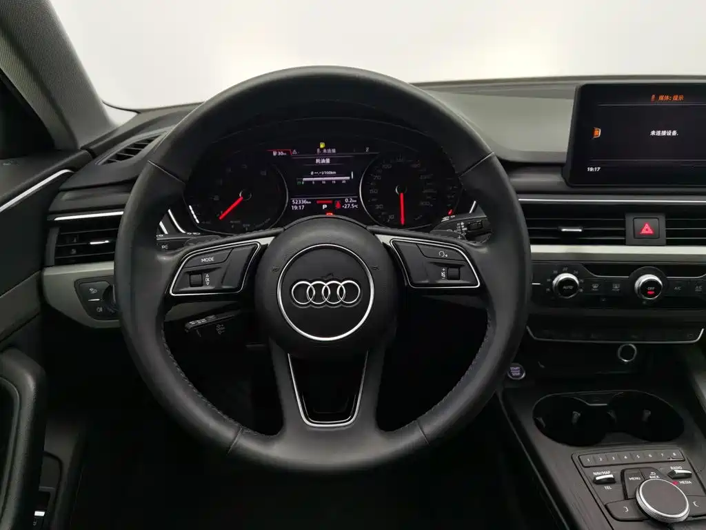 Audi A4L 2019 — фото 11