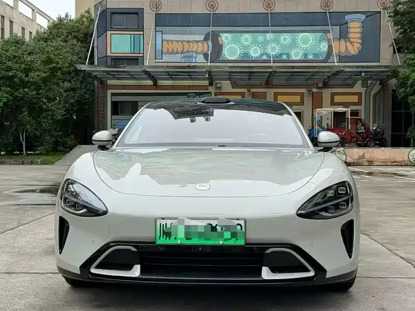 Xiaomi SU7 2024