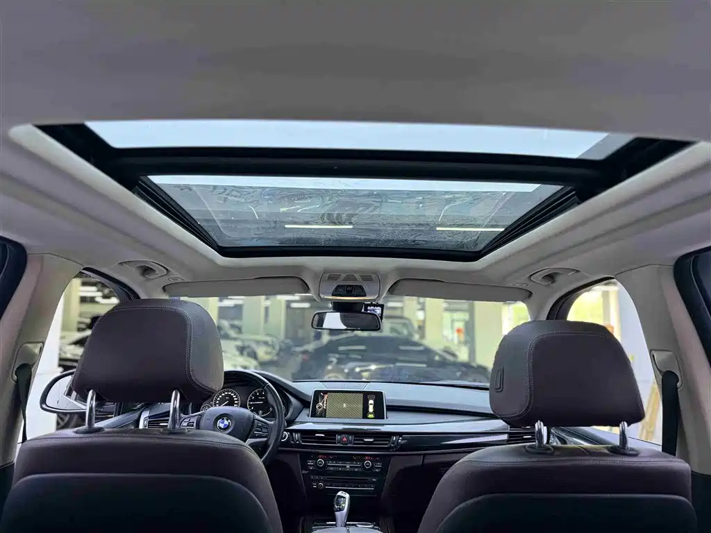 BMW X5 New Energy 2016 — фото 16