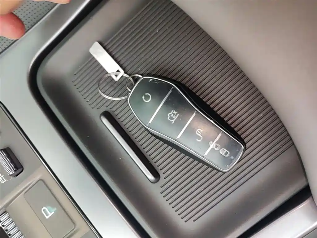 BYD Seal 07 DM-i 2024 — фото 9