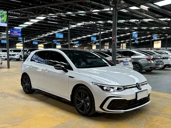 Volkswagen Golf 2021