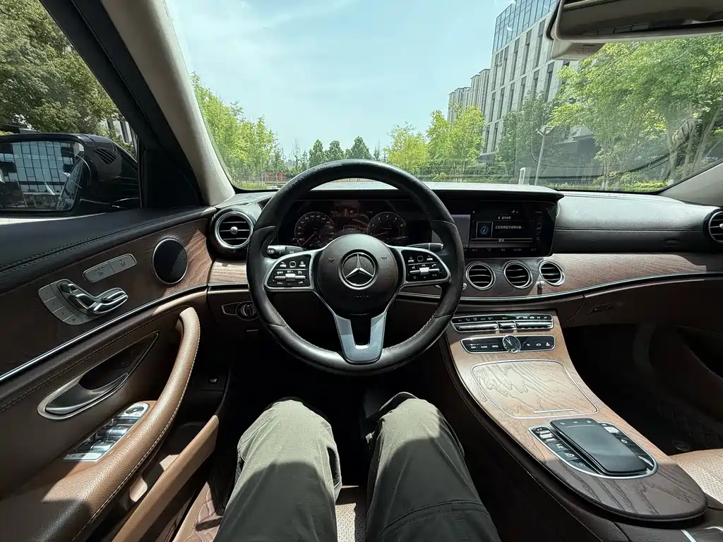Mercedes-Benz E-Class 2020 — фото 9