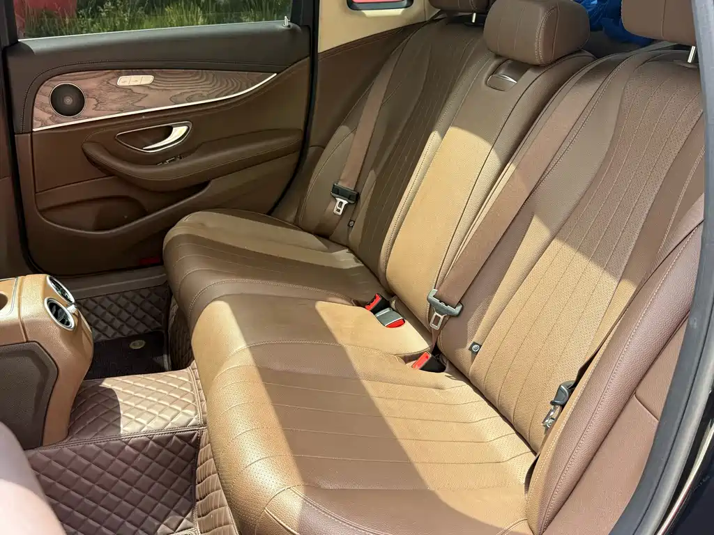 Mercedes-Benz E-Class 2020 — фото 23