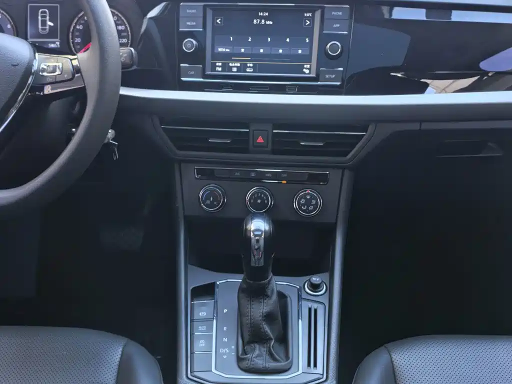 Volkswagen Lavida 2019 — фото 10