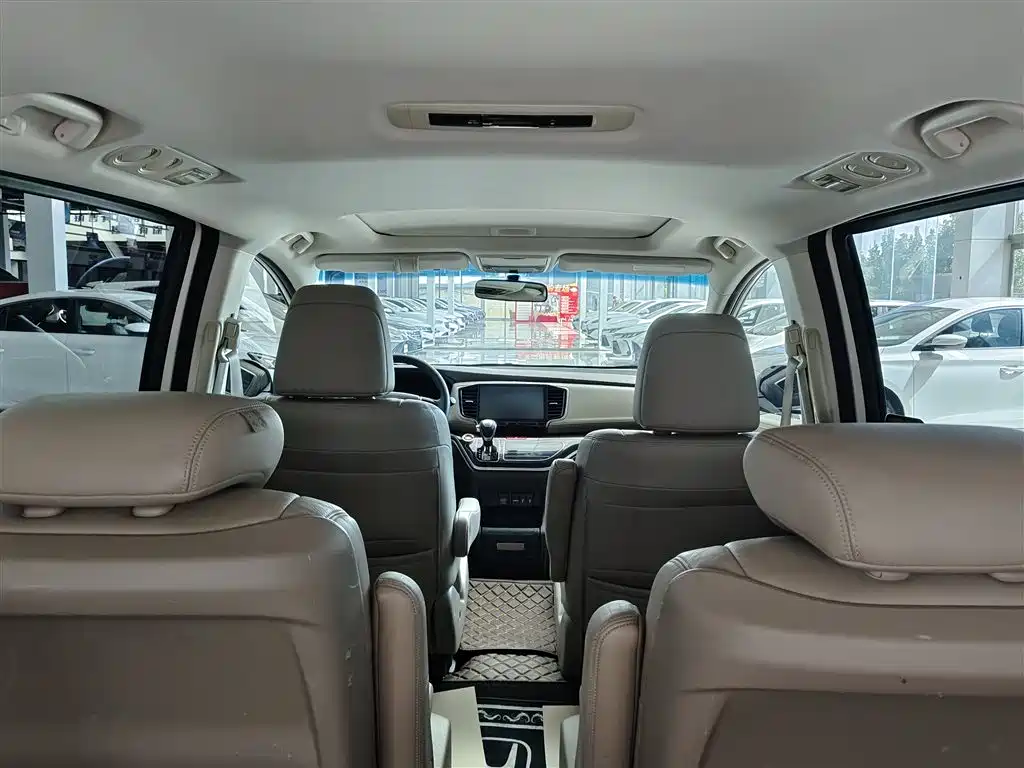 Honda Odyssey 2017 — фото 17