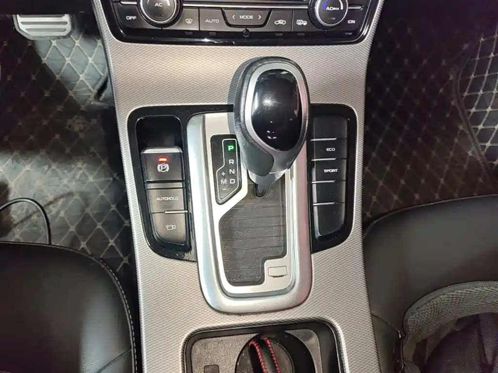 Geely Emgrand GS 2018 — фото 14