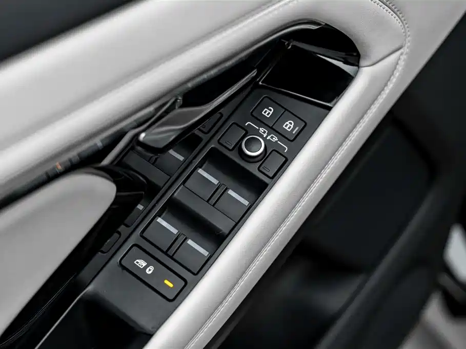 Land Rover Evoque 2022 — фото 14