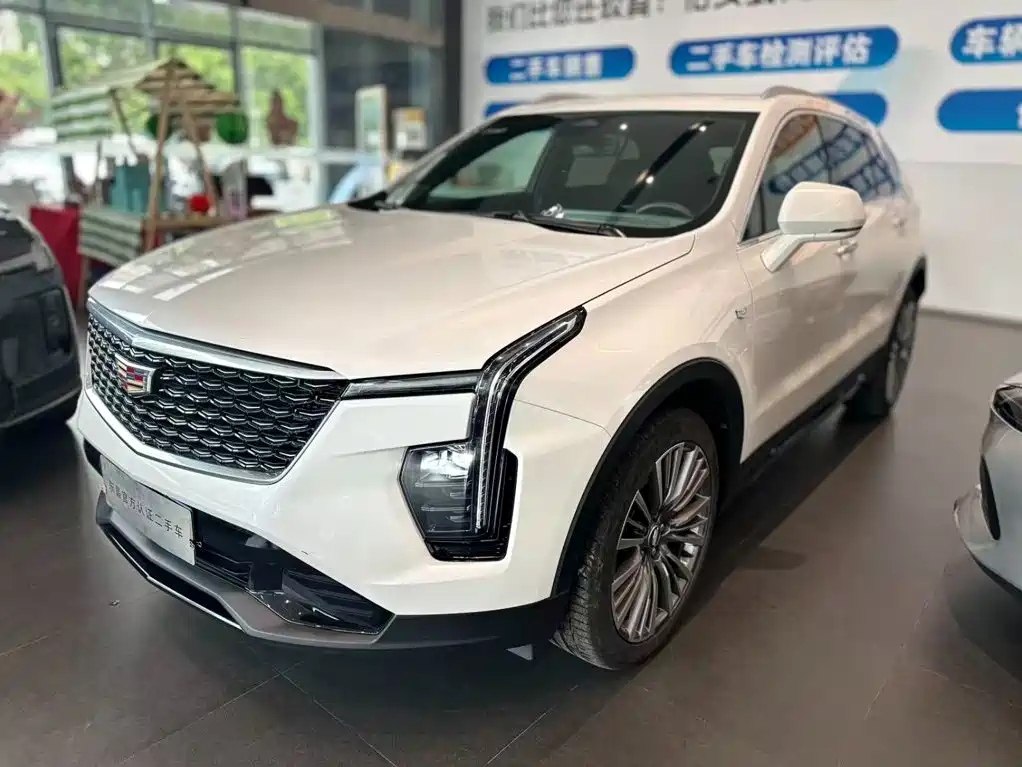 Cadillac XT4 2025 — фото 1